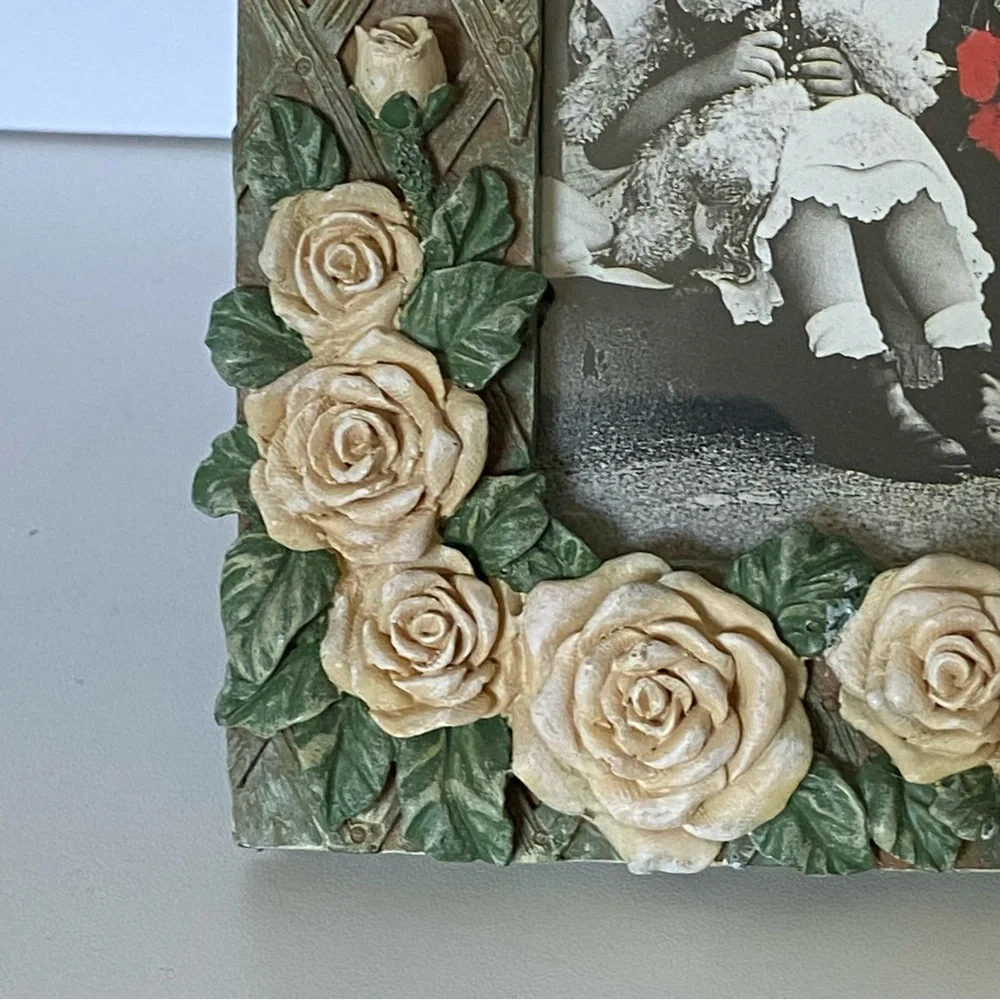 Picture Frame Roses Cottage-core Resin 3D Floral Ornate Victorian. 3.5 X 5 Photo